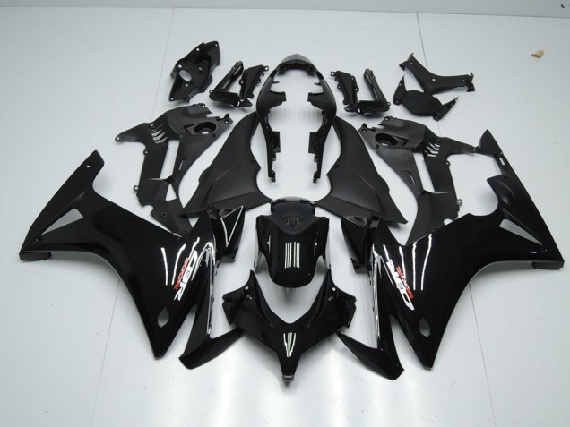 Carénage Moto Honda CBR 500 RR 13-15 - Noir Brillant Carénage Moto Honda CBR 500 RR 13-15 - Noir Brillant
